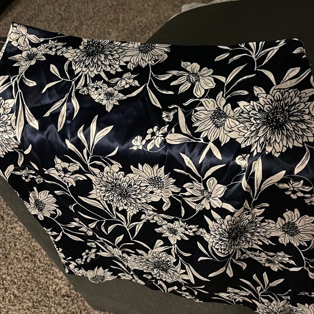 Ladies skirt